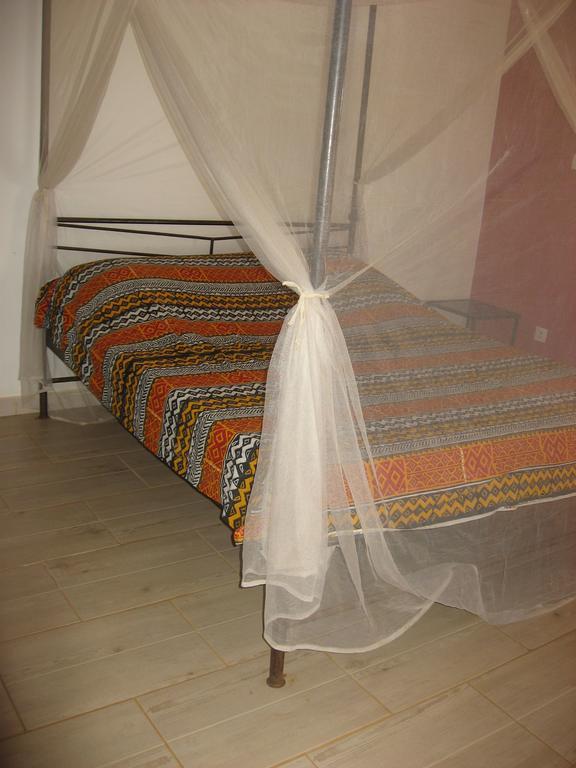 Babao Hotel M'Bour Habitación foto