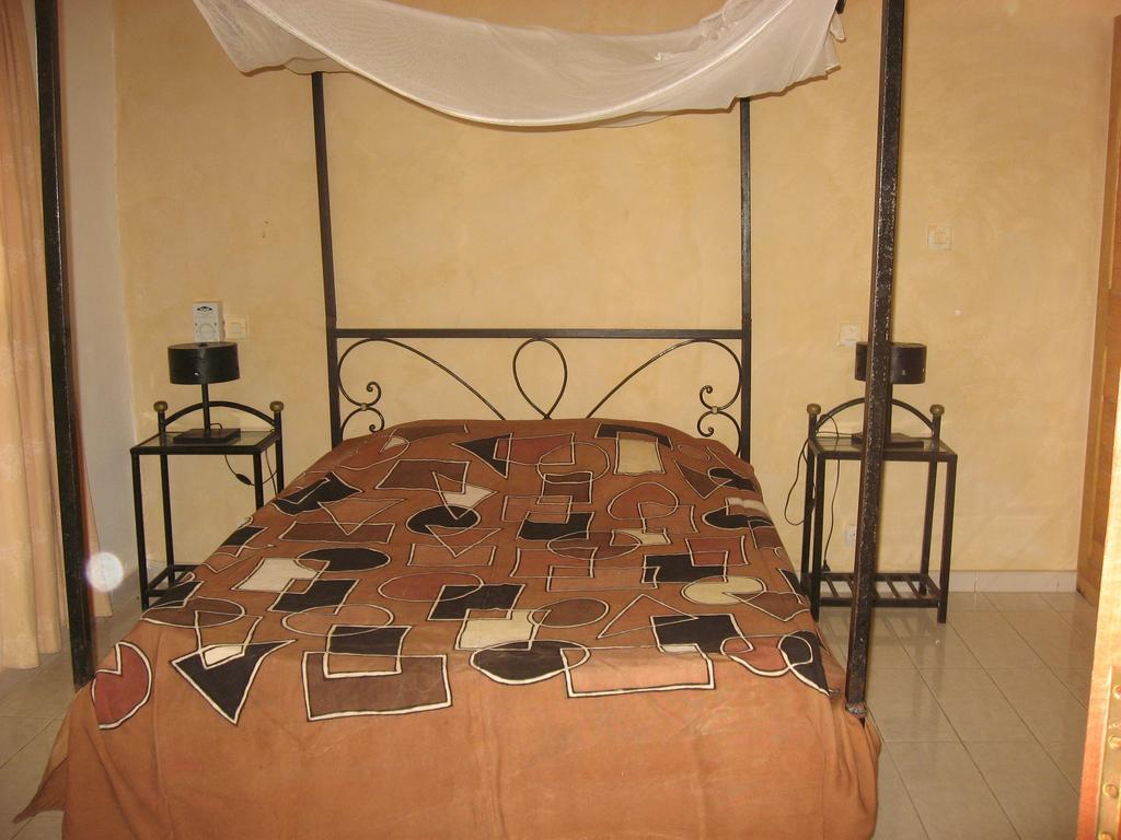 Babao Hotel M'Bour Habitación foto